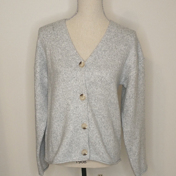 Women's Gray V-Neck Sweater Size XS - Picture 1 of 7